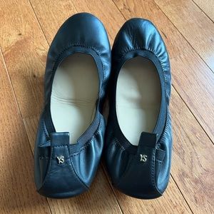 Yosi Samra black leather ballet flats Sz10
